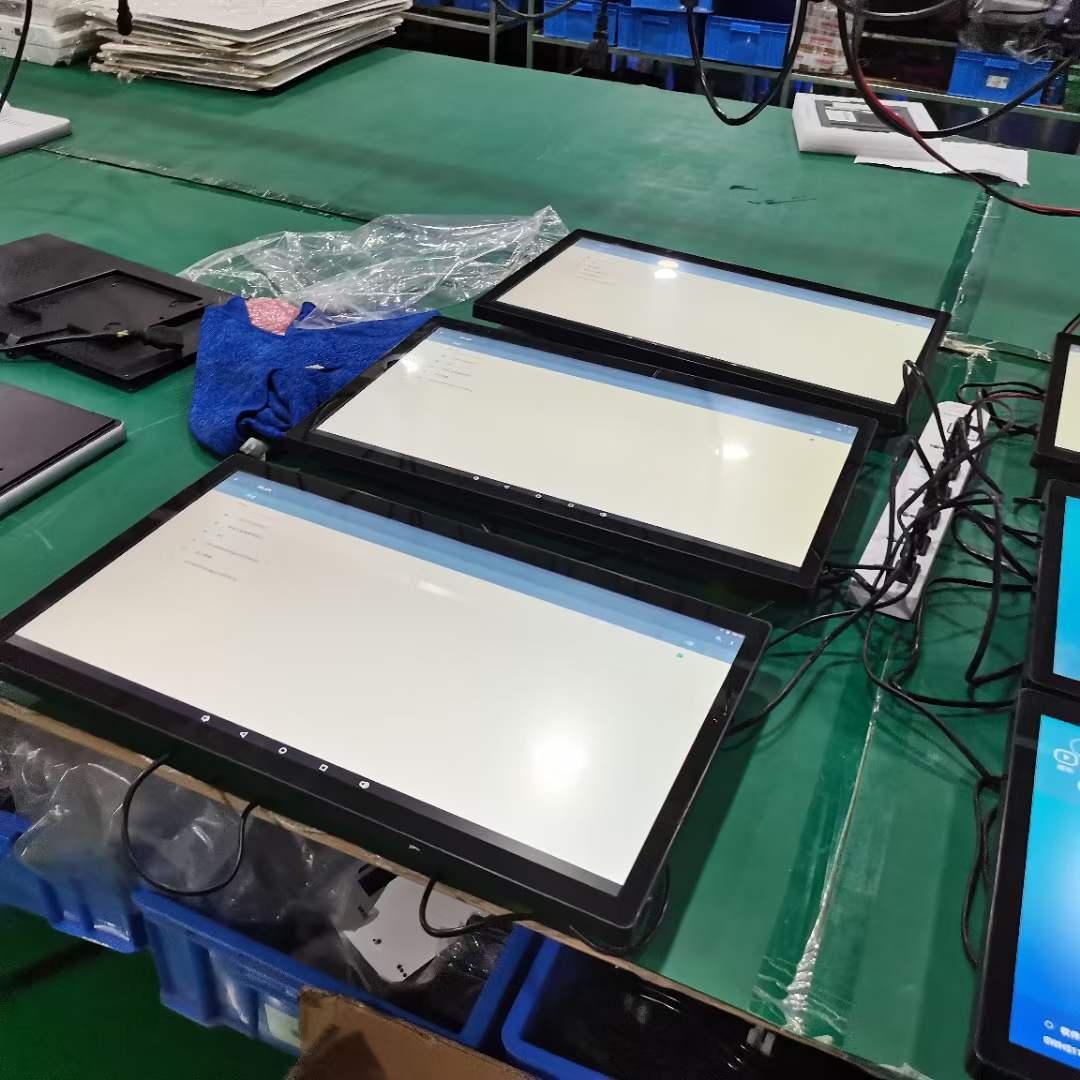 今天教师节，21.5寸电容广告机,教育会议一体机