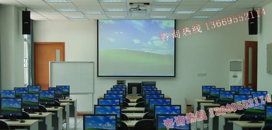 教室VGA分配器使用案例