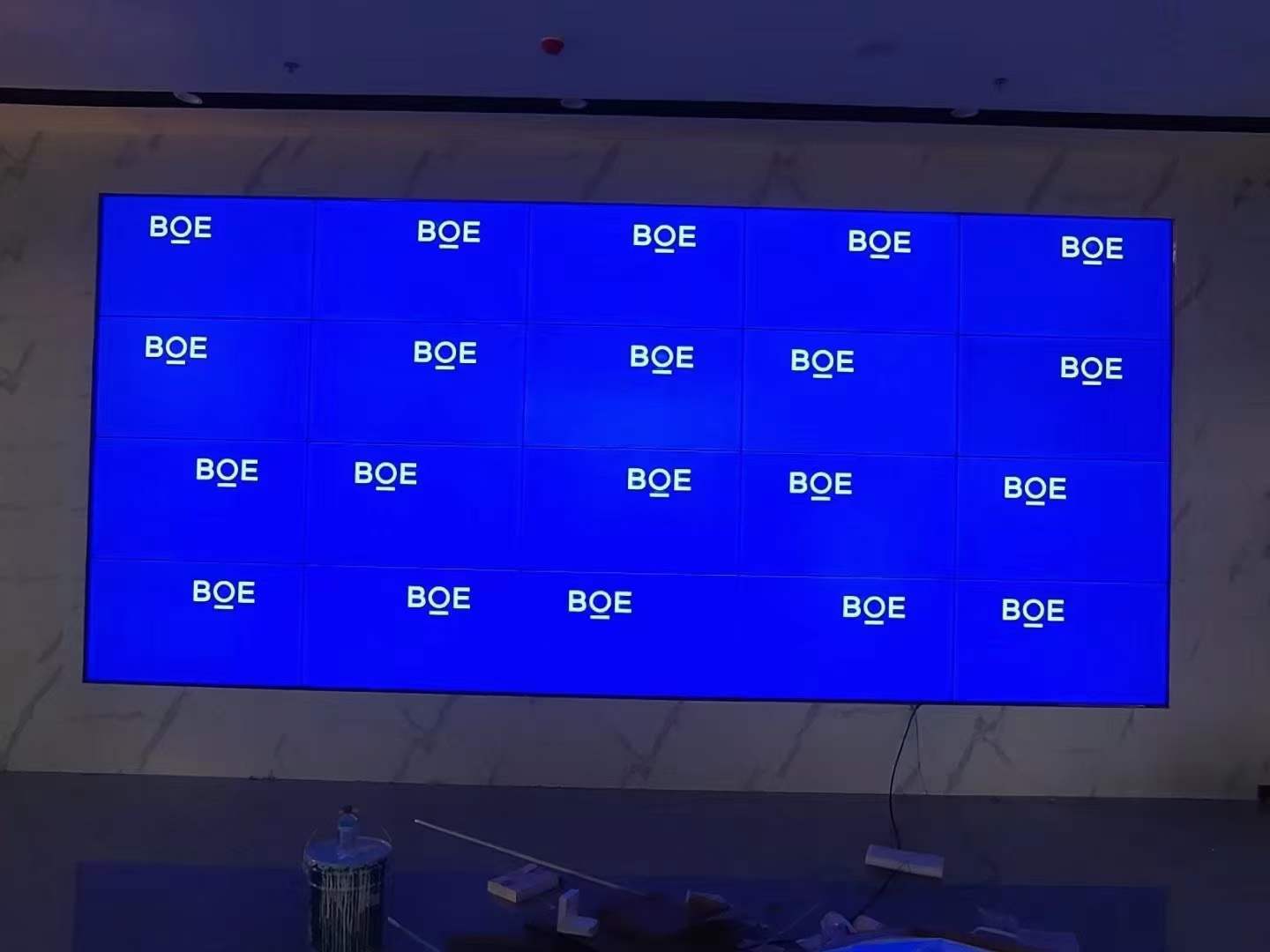 一套拼接屏的报价是多少钱?
